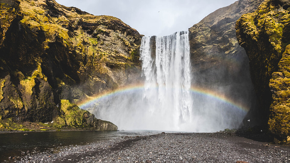 /images/r/iceland-sk-gafoss-waterfall/c960x540g0-461-4895-3215/iceland-sk-gafoss-waterfall.jpg