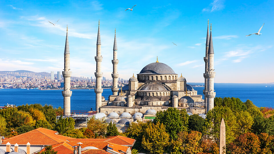 /images/r/blur-mosque_istanbul/c960x540g4-112-6360-3688/blur-mosque_istanbul.jpg