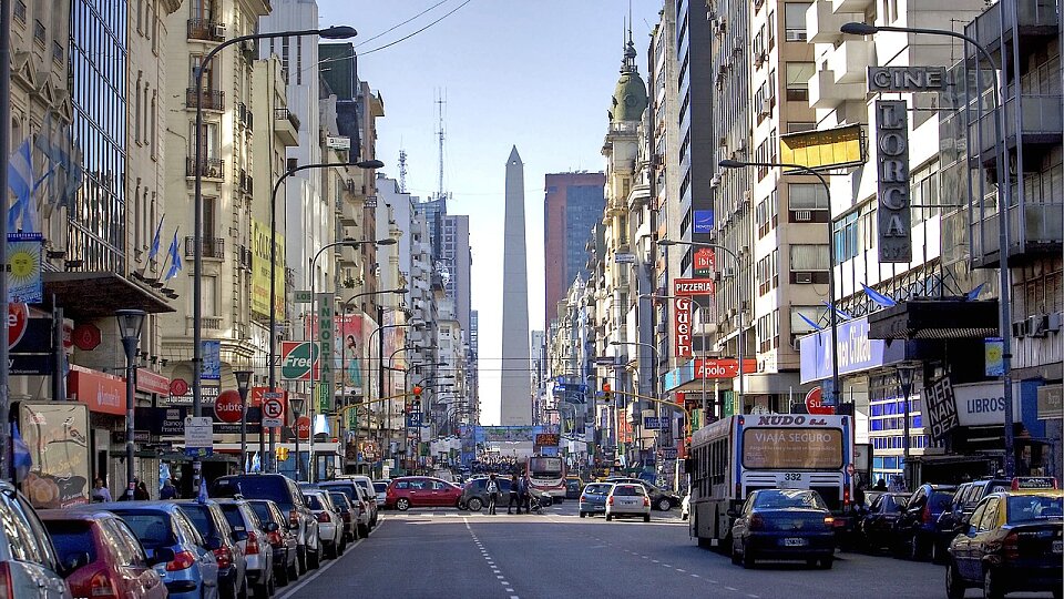 /images/r/buenos-aires-city-street/c960x540g0-128-1280-848/buenos-aires-city-street.jpg