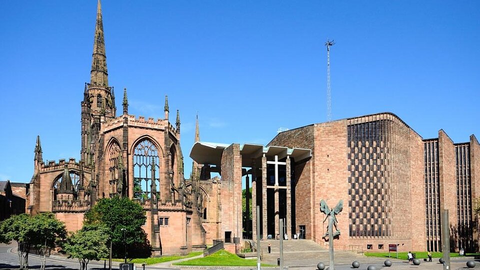 /images/r/coventry-cathedral/c960x540g0-69-1000-631/coventry-cathedral.jpg