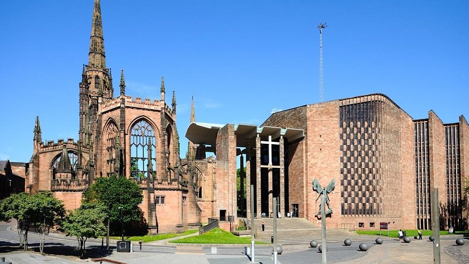/images/r/coventry-cathedral/c960x540g1-104-1000-666/coventry-cathedral.jpg
