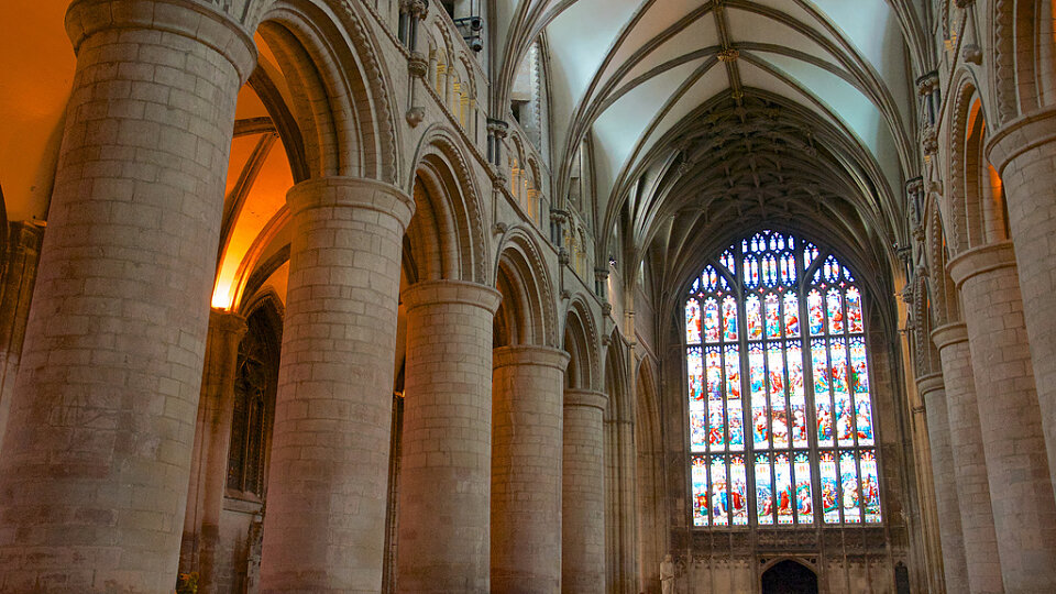 /images/r/gloucester-cathedral-4_8871260115_l/c960x540g0-80-1024-656/gloucester-cathedral-4_8871260115_l.jpg