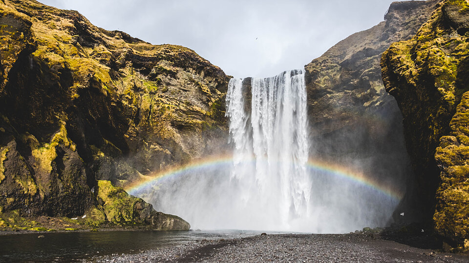 /images/r/iceland-sk-gafoss-waterfall/c960x540g0-256-4896-3008/iceland-sk-gafoss-waterfall.jpg