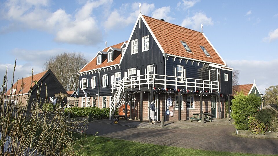 /images/r/ijsselmeer-village-house/c960x540g0-128-1280-848/ijsselmeer-village-house.jpg