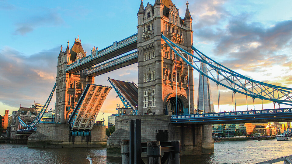 /images/r/london-tower-bridge-980961/c960x540g0-271-4877-3015/london-tower-bridge-980961.jpg