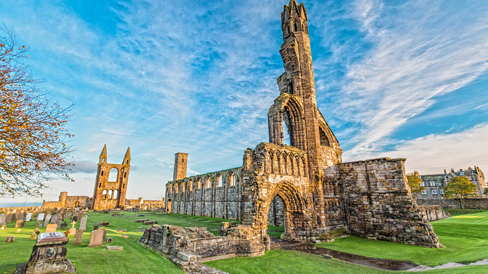 /images/r/st-andrews-cathedral-scotland-shutterstock_752890750-2/c960x540g0-374-5339-3378/st-andrews-cathedral-scotland-shutterstock_752890750-2.jpg